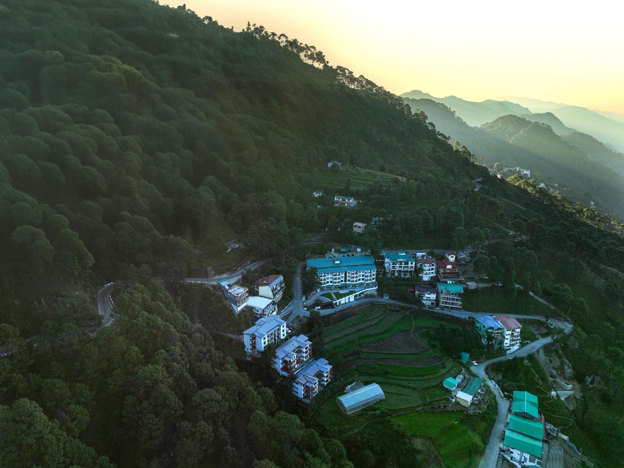 Sterling Nainital Hotel Bagian luar foto